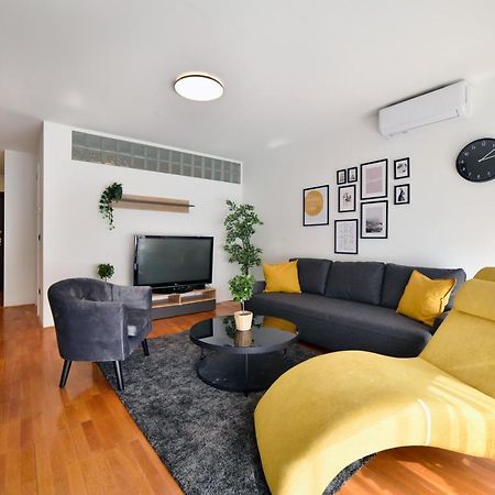 Lavir Apartment With Parking ซาเกร็บ ภายนอก รูปภาพ