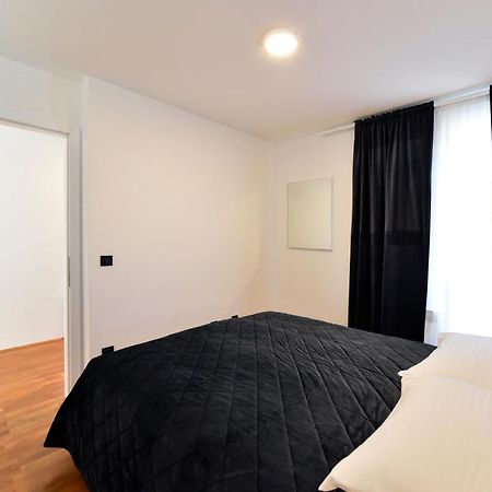 Lavir Apartment With Parking ซาเกร็บ ภายนอก รูปภาพ