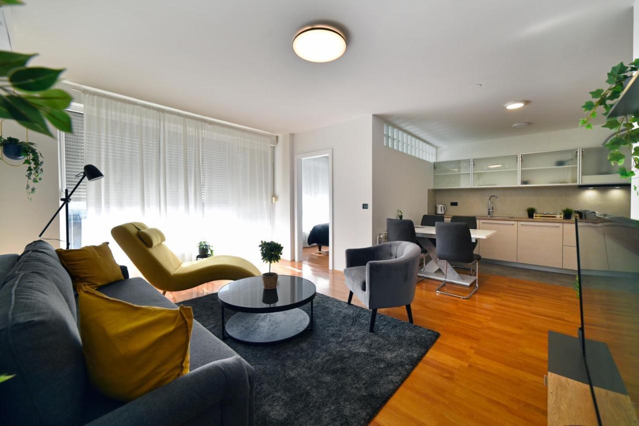 Lavir Apartment With Parking ซาเกร็บ ภายนอก รูปภาพ