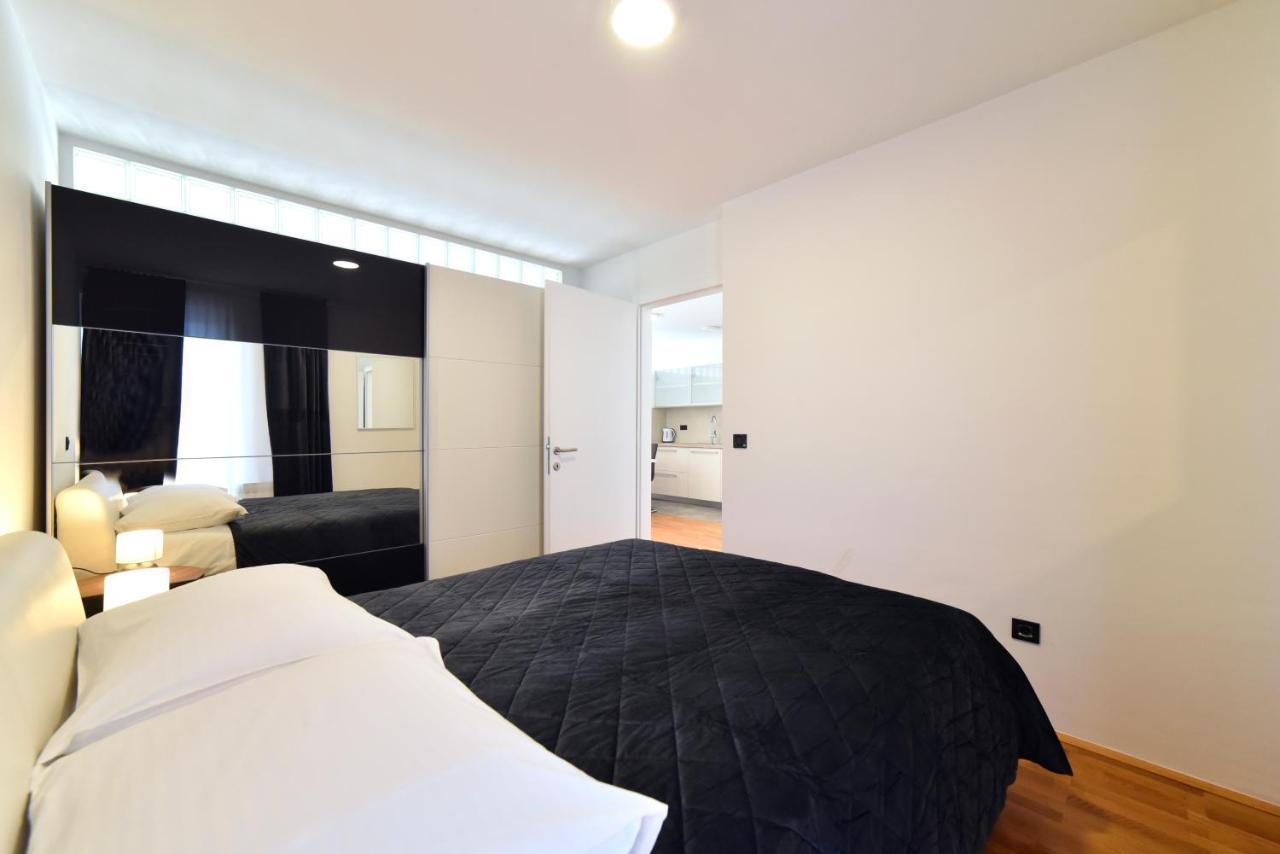 Lavir Apartment With Parking ซาเกร็บ ภายนอก รูปภาพ