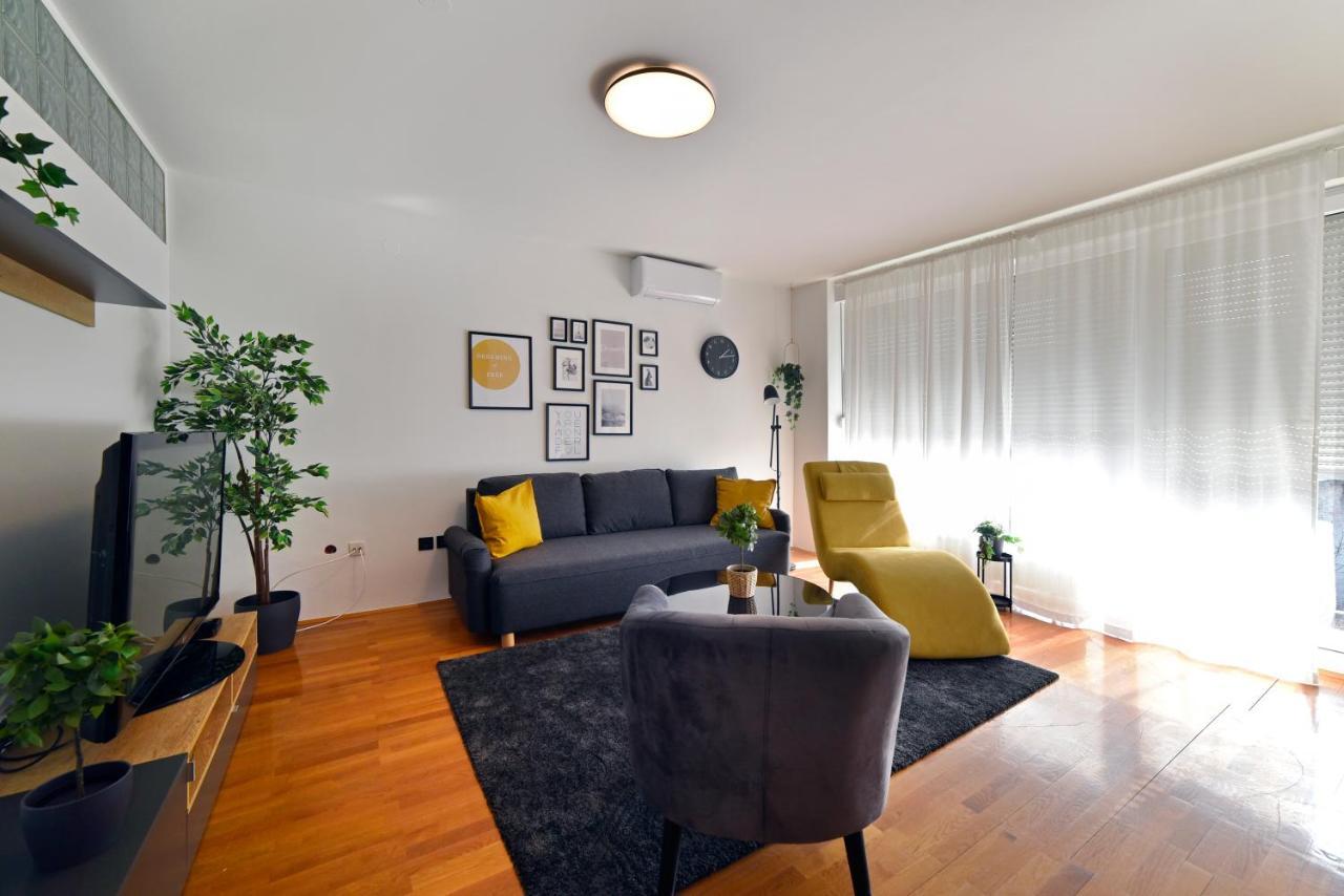Lavir Apartment With Parking ซาเกร็บ ภายนอก รูปภาพ