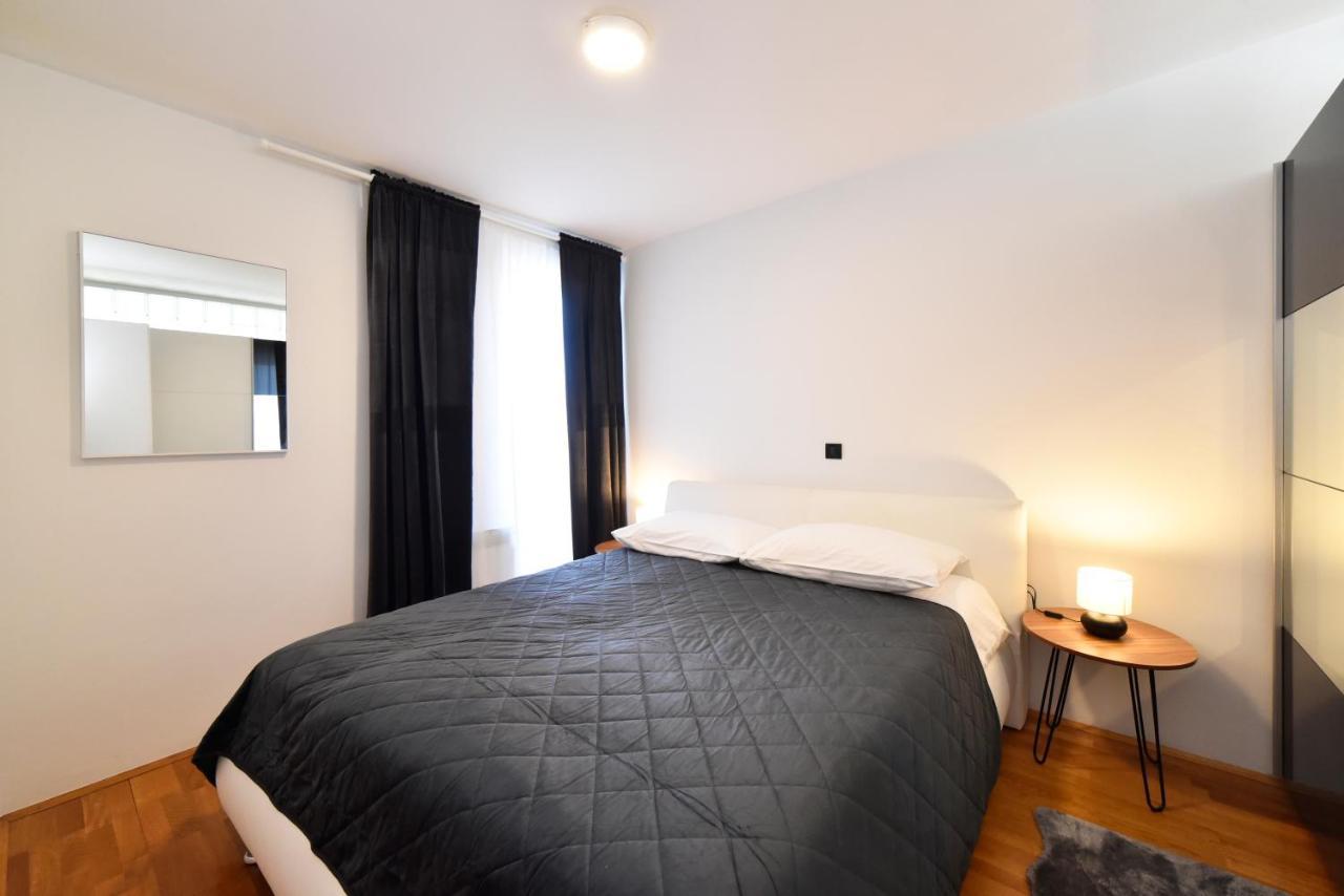 Lavir Apartment With Parking ซาเกร็บ ภายนอก รูปภาพ