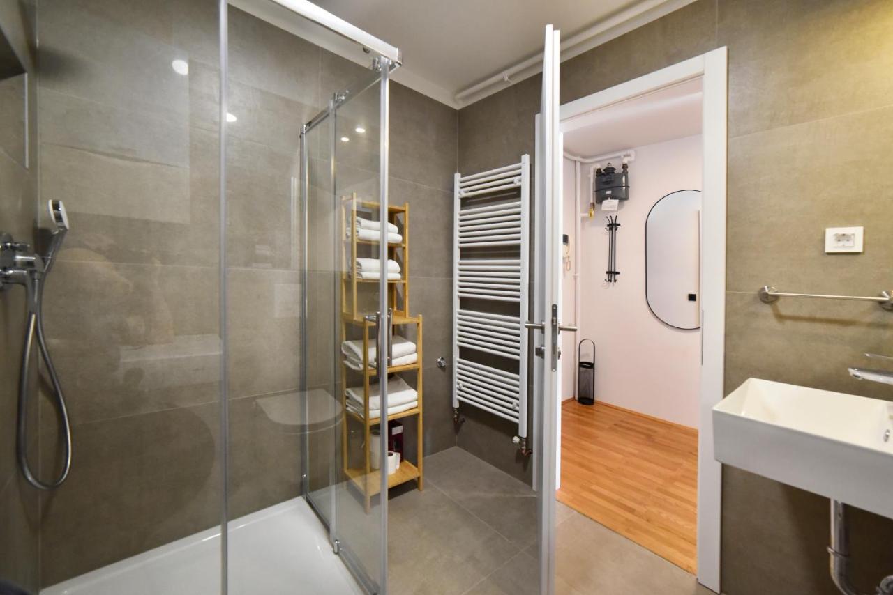 Lavir Apartment With Parking ซาเกร็บ ภายนอก รูปภาพ