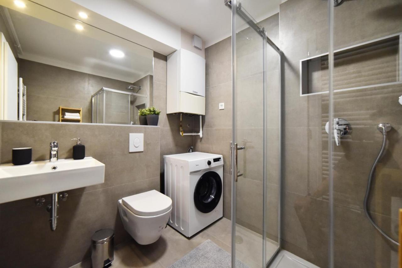Lavir Apartment With Parking ซาเกร็บ ภายนอก รูปภาพ